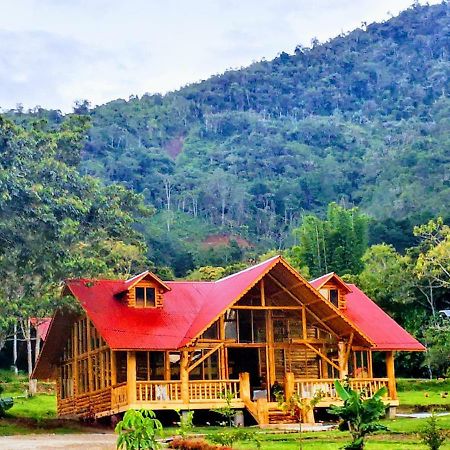 Hassinger Ranch Cabanas Охапампа Екстер'єр фото