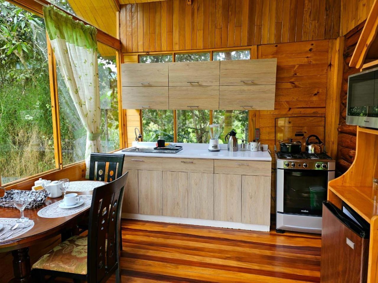 Hassinger Ranch Cabanas Охапампа Екстер'єр фото