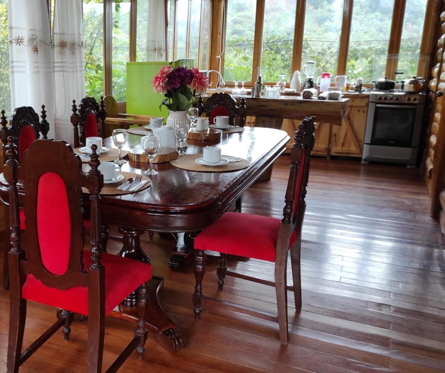 Hassinger Ranch Cabanas Охапампа Номер фото