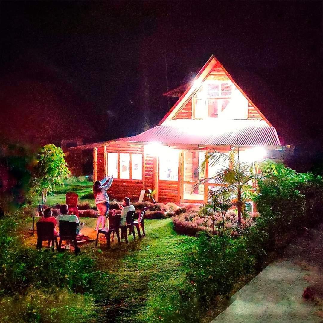 Hassinger Ranch Cabanas Охапампа Номер фото