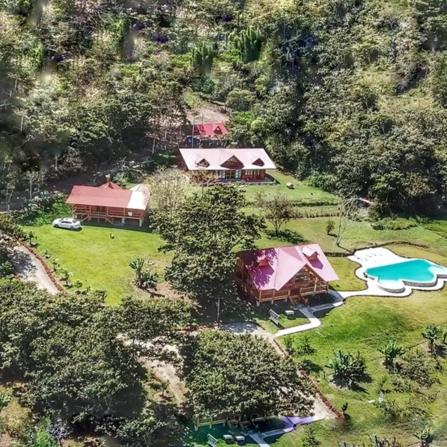 Hassinger Ranch Cabanas Охапампа Номер фото
