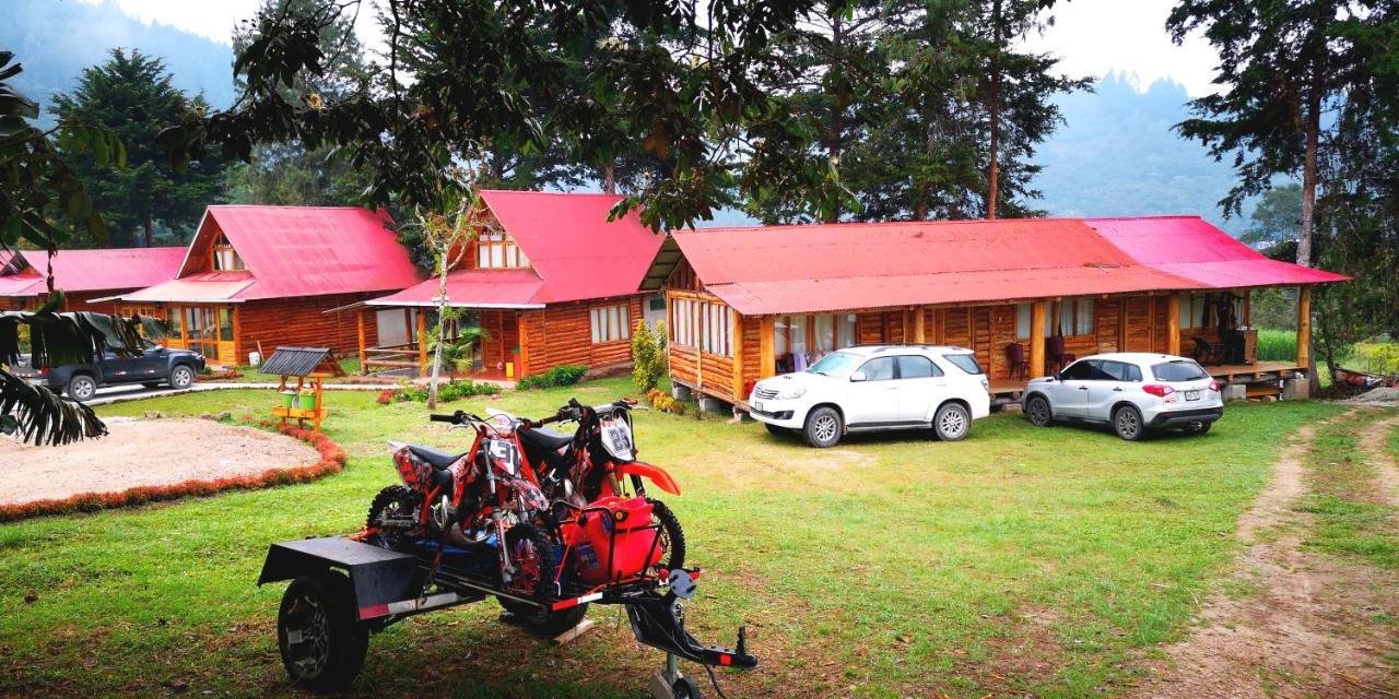 Hassinger Ranch Cabanas Охапампа Екстер'єр фото