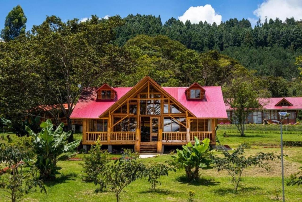 Hassinger Ranch Cabanas Охапампа Екстер'єр фото